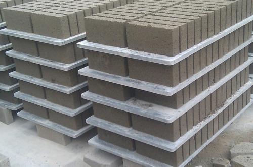 <a href=http://m.hnshangbojy.com/zjtb/ target=_blank class=infotextkey>PVC磚機(jī)托板</a>廠家