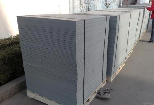 <a href=http://m.hnshangbojy.com/ target=_blank class=infotextkey>免燒磚托板</a>的種類